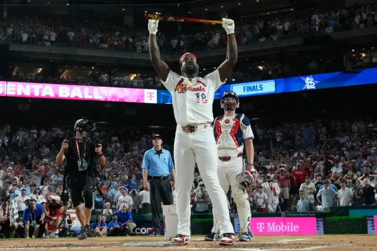 Cardinals’ Walker claims MLB Home Run Derby title